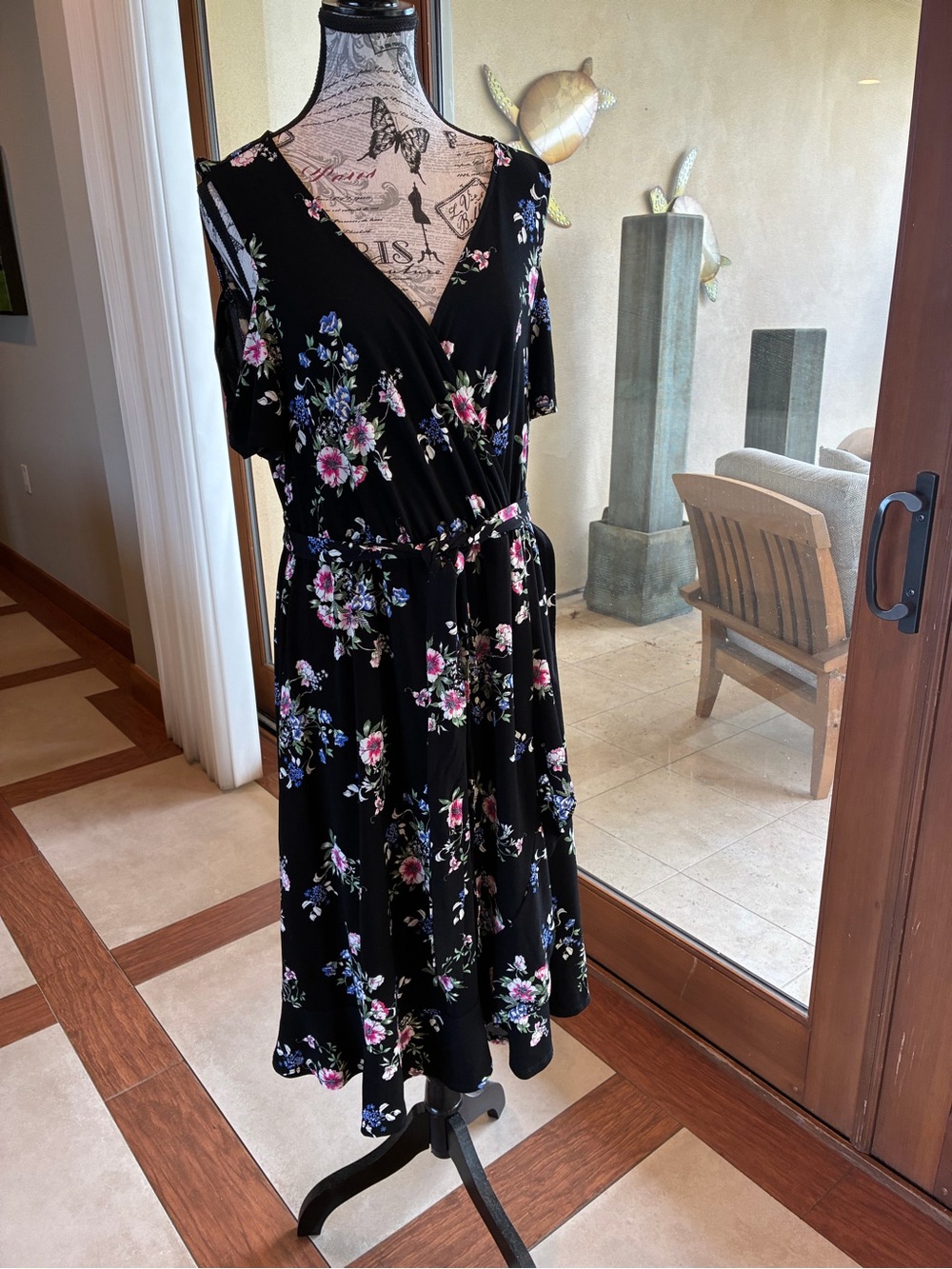 Toris Black Floral Cold-Shoulder Wrap Midi Dress